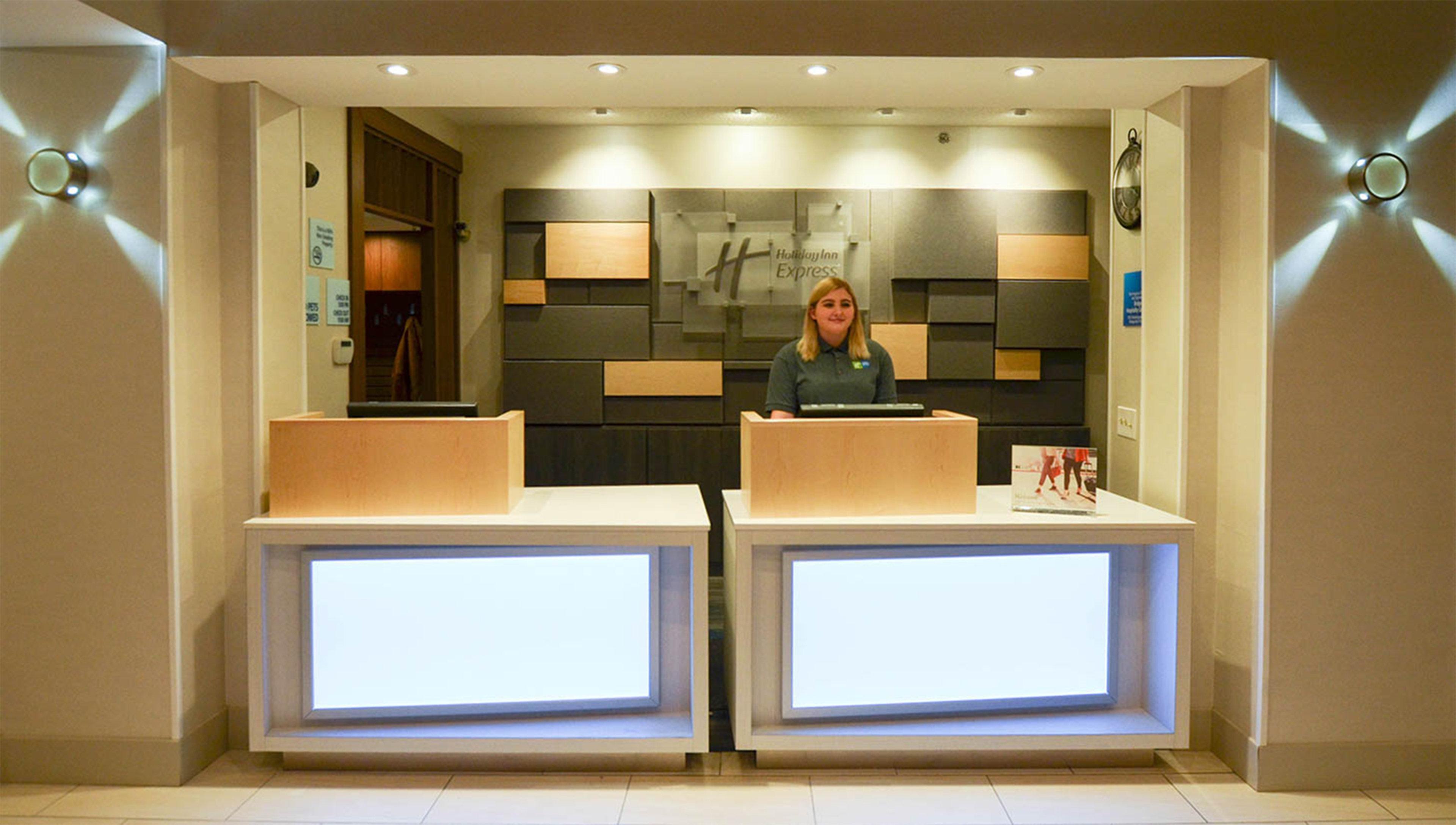 Holiday Inn Express Pittsburgh-Bridgeville By Ihg Exterior foto