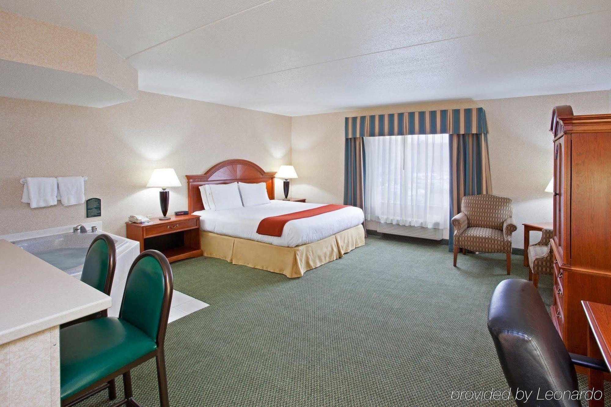 Holiday Inn Express Pittsburgh-Bridgeville By Ihg Exterior foto